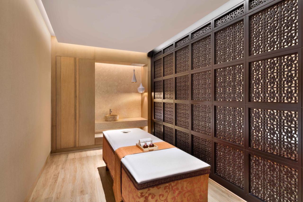 The Westin Mumbai Powai Lake Ngoại thất bức ảnh