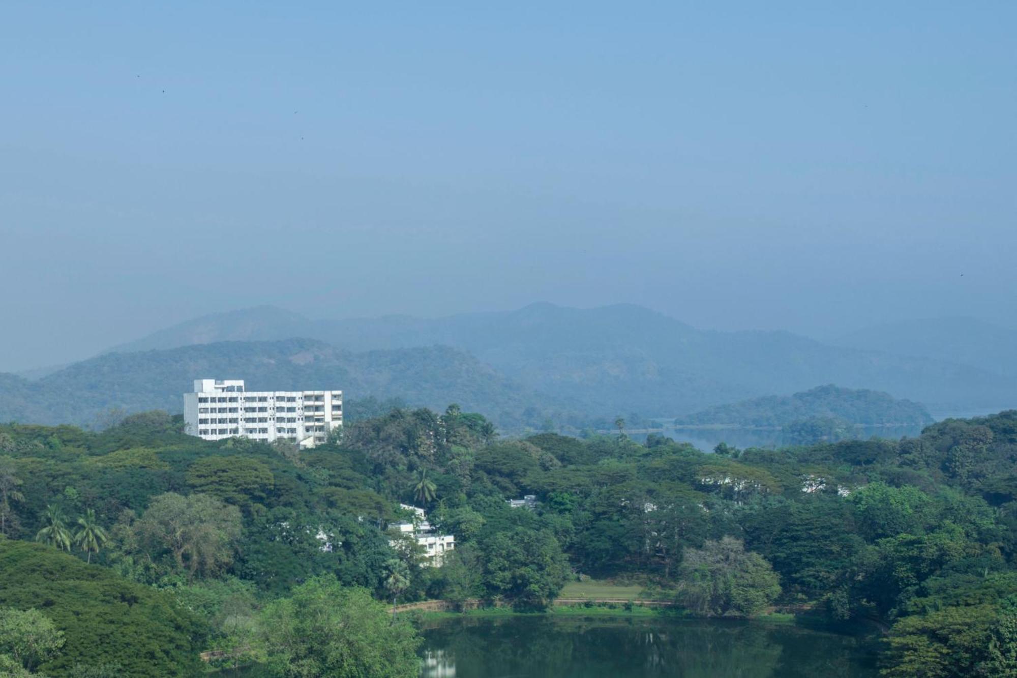 The Westin Mumbai Powai Lake Ngoại thất bức ảnh